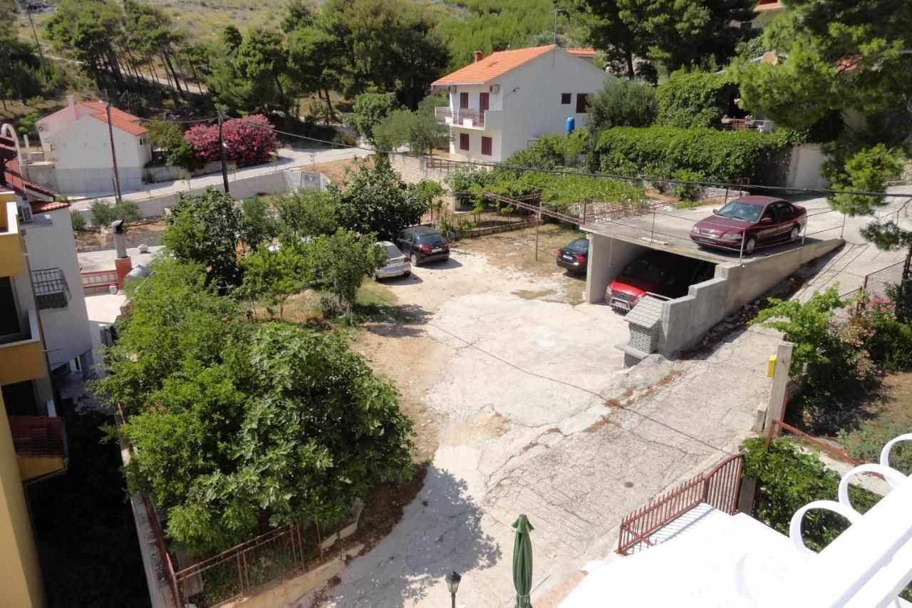 Apartments And Rooms By The Sea Lokva Rogoznica, Omis - 2973 Екстериор снимка