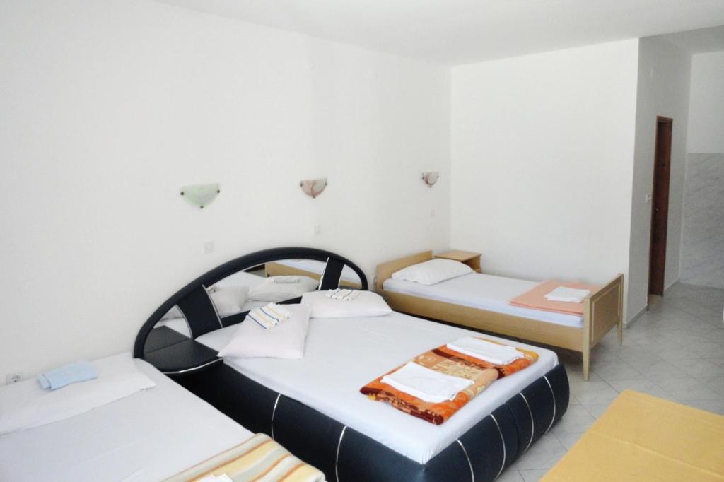 Apartments And Rooms By The Sea Lokva Rogoznica, Omis - 2973 Екстериор снимка