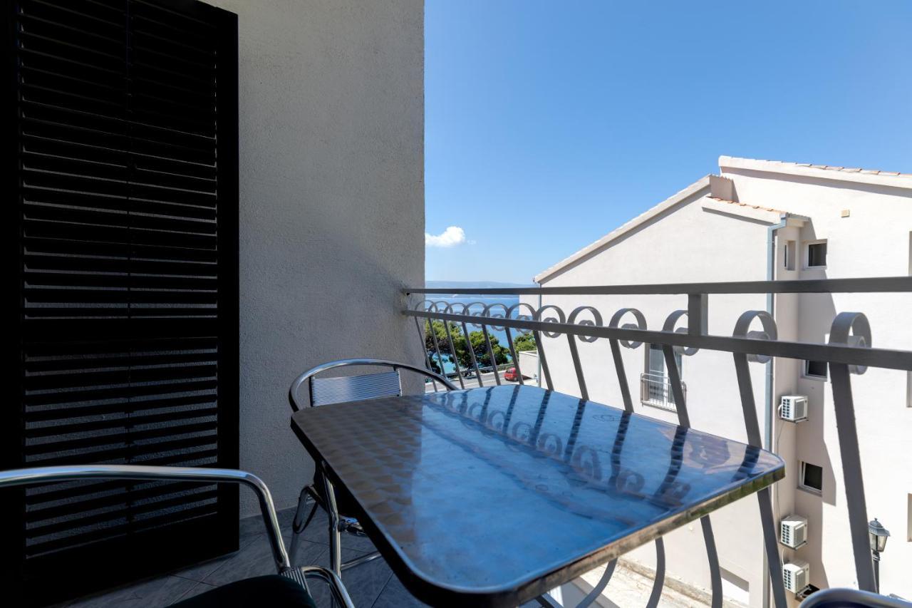 Apartments And Rooms By The Sea Lokva Rogoznica, Omis - 2973 Екстериор снимка