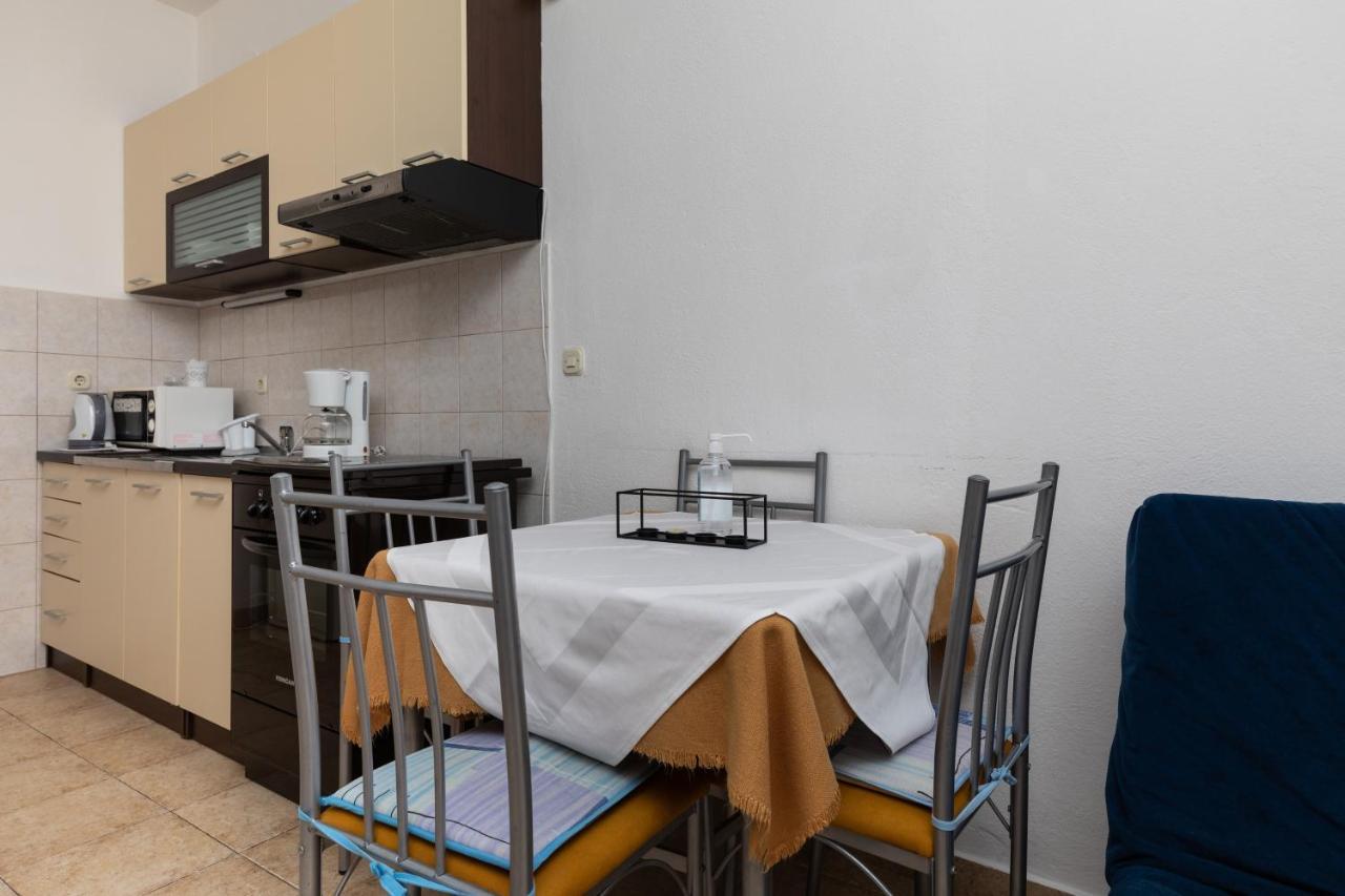 Apartments And Rooms By The Sea Lokva Rogoznica, Omis - 2973 Екстериор снимка
